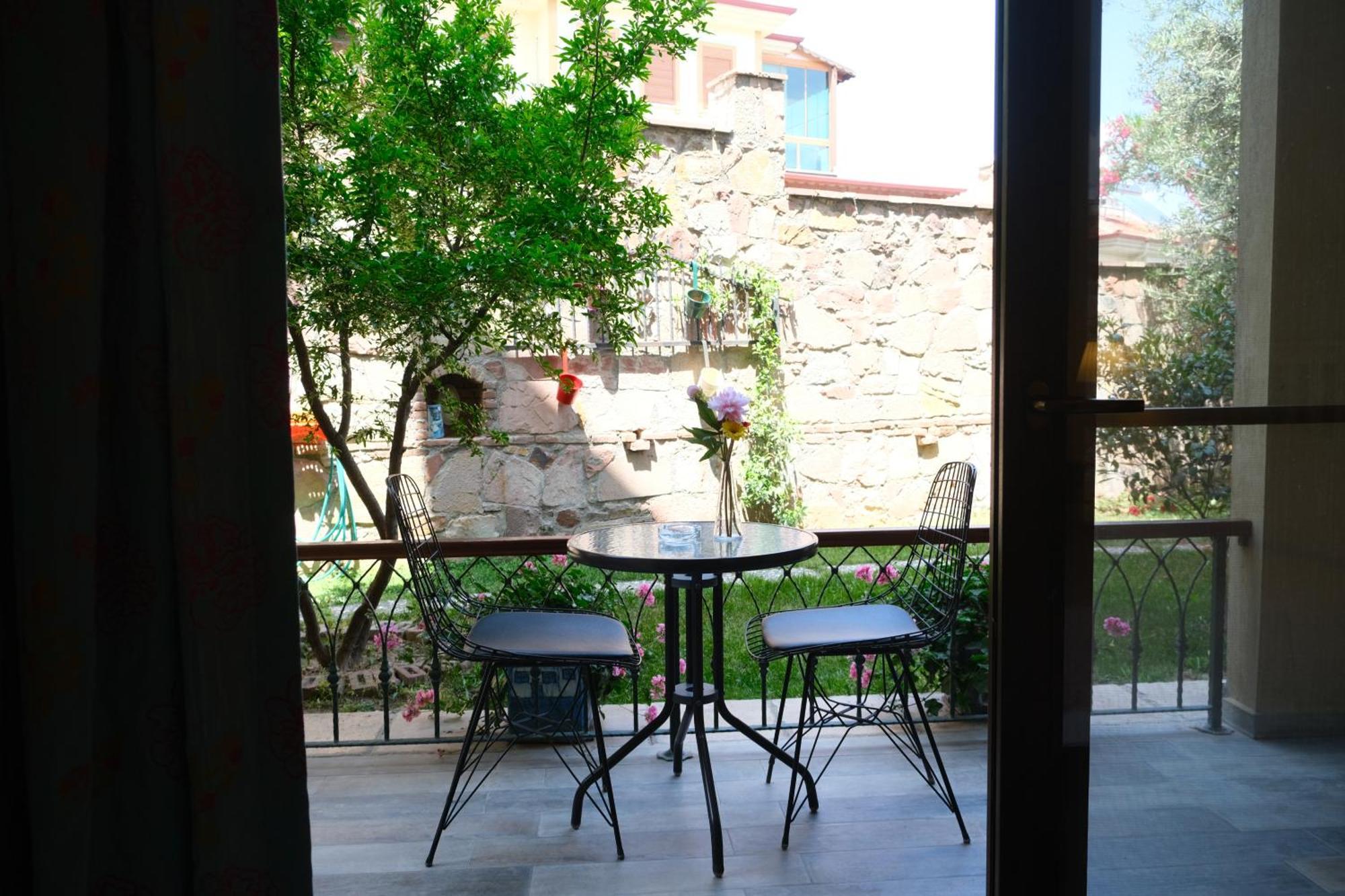 Niluefer Butik Otel (Adults Only) Ayvalı Buitenkant foto