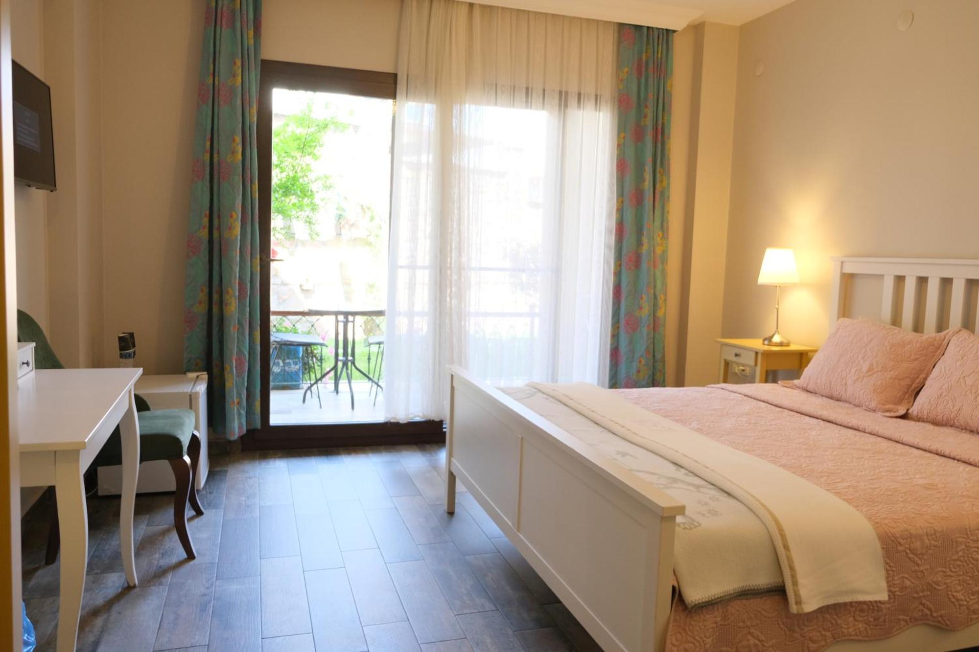 Niluefer Butik Otel (Adults Only) Ayvalı Buitenkant foto