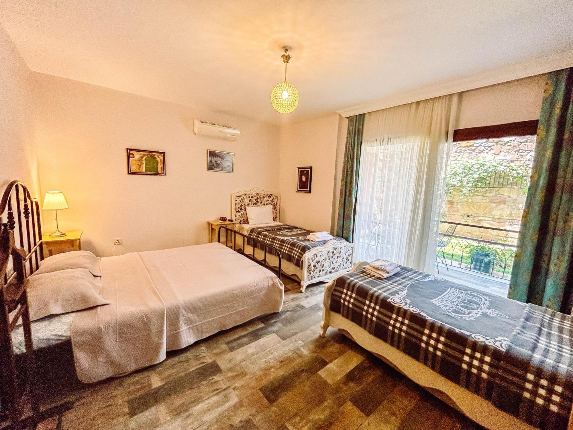 Niluefer Butik Otel (Adults Only) Ayvalı Buitenkant foto