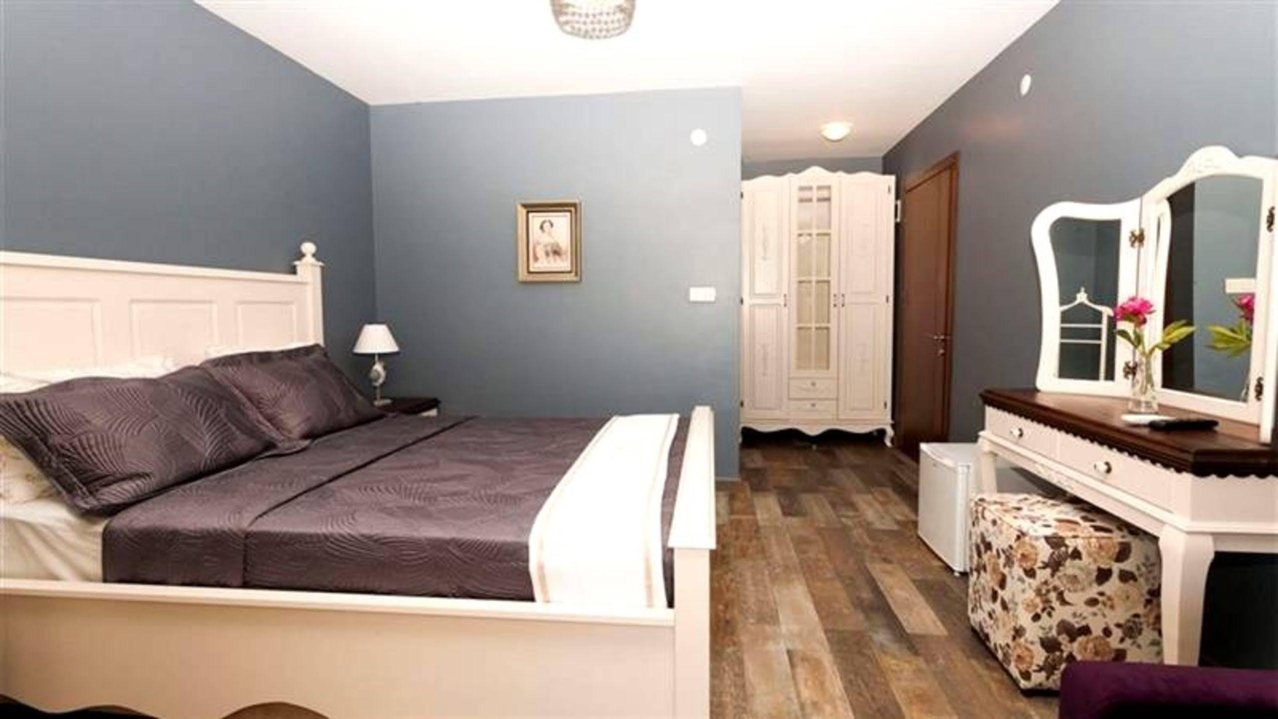 Niluefer Butik Otel (Adults Only) Ayvalı Buitenkant foto