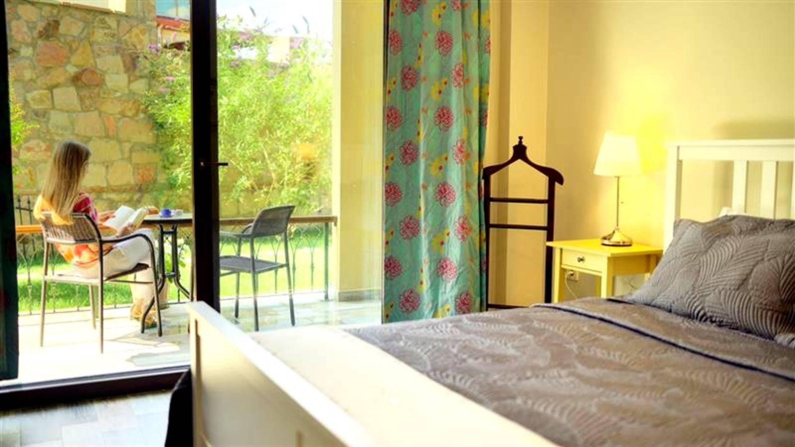Niluefer Butik Otel (Adults Only) Ayvalı Buitenkant foto