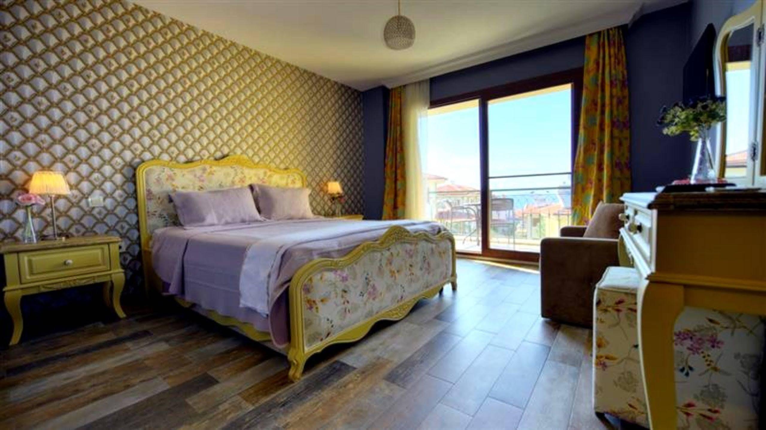 Niluefer Butik Otel (Adults Only) Ayvalı Buitenkant foto